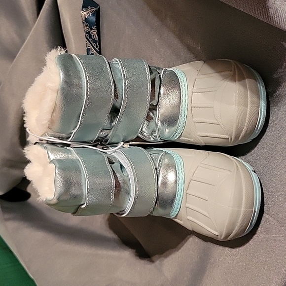 NWT light blue and Grey boots - Picture 2 of 2